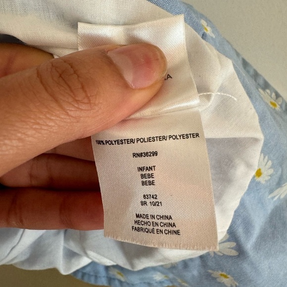 Baby Summer Bucket Hat with Daisies - Picture 4 of 6